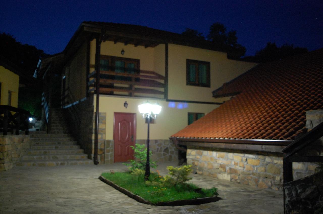 Valdi Hill Complex Τριάβνα Εξωτερικό φωτογραφία